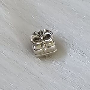 Silver Gift Box Charm